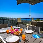 N3 Kallithea With Beautiful Views, Aphrodite Hills アパート