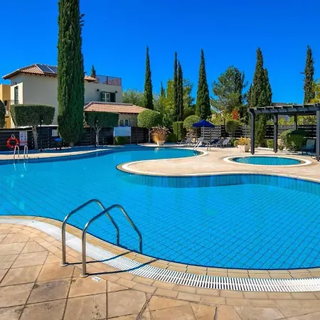 N3 Kallithea With Beautiful Views, Aphrodite Hills Apartment Kouklia